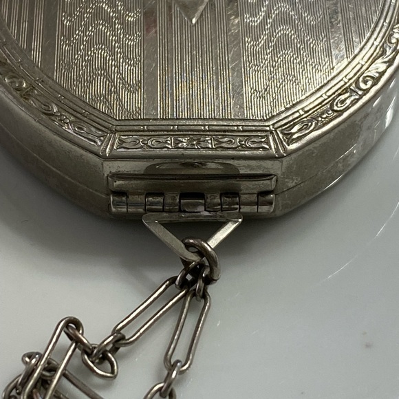 Vintage Art Deco Wristlet Dance Compact (Final Price) - Picture 9 of 13